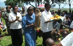 Bendición de la nueva casa de la Comunidad en Rubare (RDC).