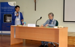 Ponentes y trabajo en grupo en el I Encuentro de Pastoral Internacional