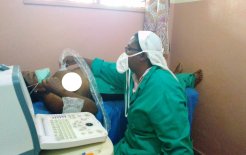 Equipamiento de la Hospitalización del Centro Médico de Nkolondom