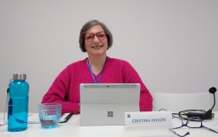 Sra. Cristina Inogés Sanz, que realizó una ponencia sobre la sinodalidad
