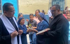 Momento de la bendición del Centro de Salud Arquidiocesano San José