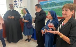 Momento de la bendición del Centro de Salud Arquidiocesano San José