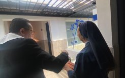 Momento de la bendición del Centro de Salud Arquidiocesano San José