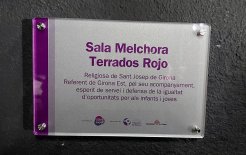 Placa dedicada a la Hermana Melchora Terrados, en el Col·legi Sagrada Família de Girona