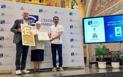 A la derecha, el director del Centre Maria Gay, Jordi Pujiula, junto a la Superiora, Hermana Felicidad Canseco, y el director de servicios del Club Excelencia en Gestión, Miquel Romero. 