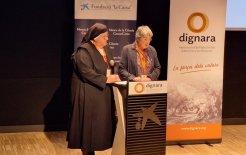 Las copresidentas de DIGNARA, Hna. Mireia Aleu i Montserrat Falquera. Las copresidentas de DIGNARA, Hna. Mireia Aleu i Montserrat Falquera.