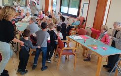 Actividades compartidas dentro del proyecto Grans Vincles, en la Residència Santa Maria del Tura.
