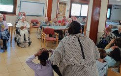 Actividades compartidas dentro del proyecto Grans Vincles, en la Residència Santa Maria del Tura.