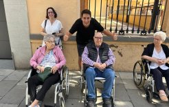 Personas y profesionales que sostienen vidas, alivian sufrimientos y dignifican el proceso de cuidado.