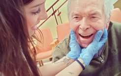 Personas y profesionales que sostienen vidas, alivian sufrimientos y dignifican el proceso de cuidado.