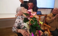 Personas y profesionales que sostienen vidas, alivian sufrimientos y dignifican el proceso de cuidado.