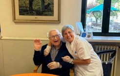 Personas y profesionales que sostienen vidas, alivian sufrimientos y dignifican el proceso de cuidado.