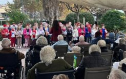 Actividades de Navidad de la Residència Nazaret, en Malgrat de Mar.