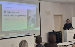 La inteligencia artificial al servicio de la atención a las personas, en una formación del experto Jordi Ingerto.