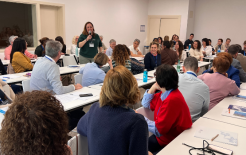 Un momento del trabajo en grupo en las aulas de Casa Santa Elena. 