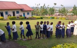 Labor educativa y social en el Complexe Scolaire Saint Joseph de Rubare. 