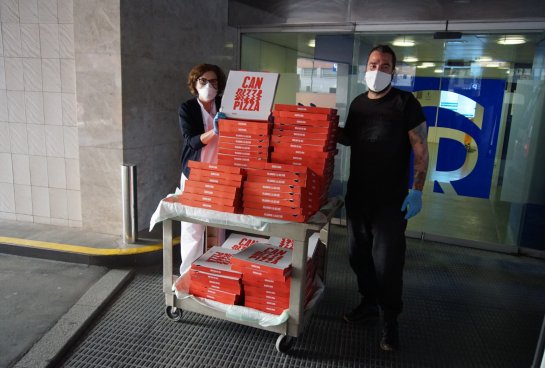 Can Pizza hace donación de 100 pizzas en la Clínica del Remei