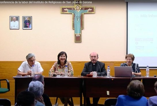 De izquierda a derecha: Hna. Marha Lilia Herrera, María José Ballester, José Luis Sánchez, Hna. Isabel Moreno y Esther Torres
