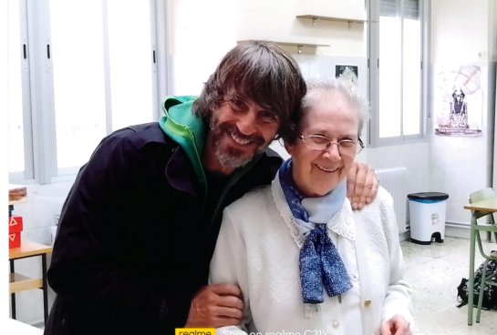 Santi Millán y la Hermana Herme Santamaría, en el Colegio Santa Teresa de Porcuna (Jaén).