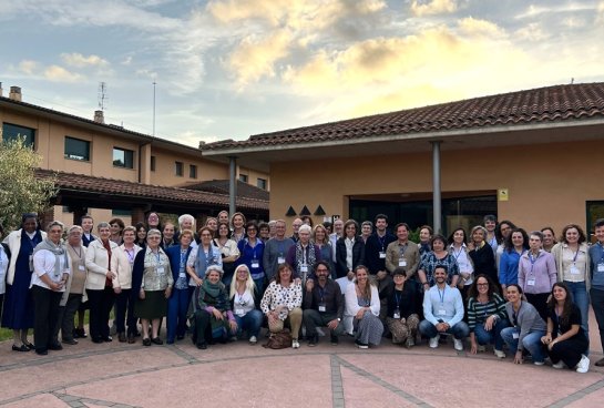 El encuentro reunió a representantes de todos los Centros del IRSJG en España e Italia, Hermanas, la Junta Delegada y Consejeras del Gobierno General.