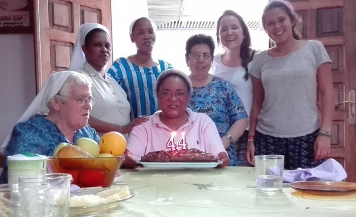 Celebrando el cumpleaños en la Comunidad de Guinea Ecuatorial