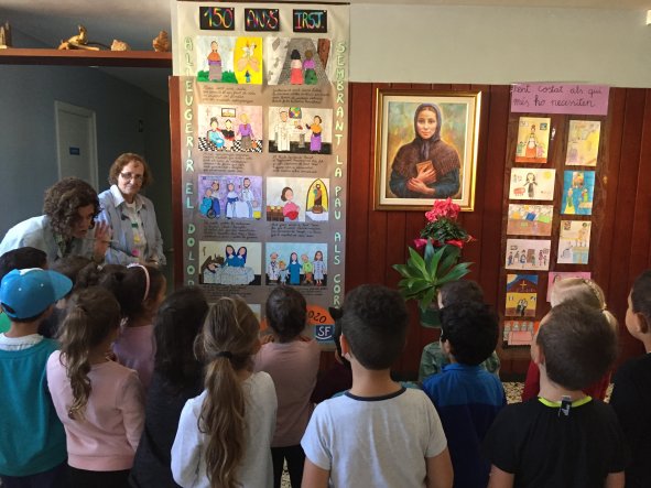 Celebración del nacimiento de María Gay Tibau, Col·legi Sagrada Família