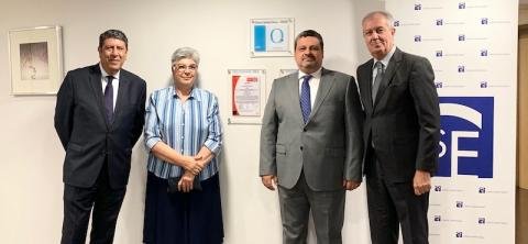 Acto de descubrimiento de la placa correspondiente a la acreditación QH