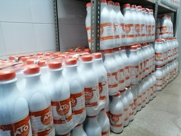 Donación de 840 litros de leche ATO