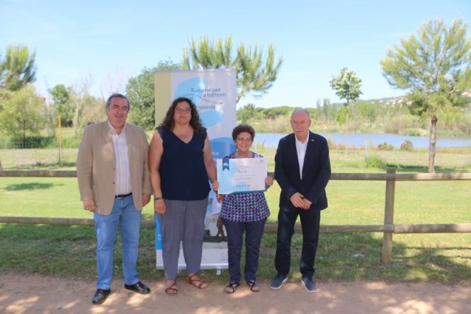 Acto de entrega del distintivo a Casa Santa Elena