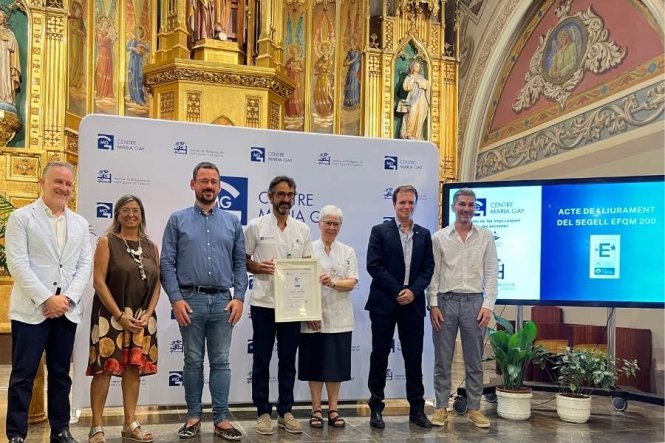 Representantes institucionales, del Centre Maria Gay y del IRSJG.